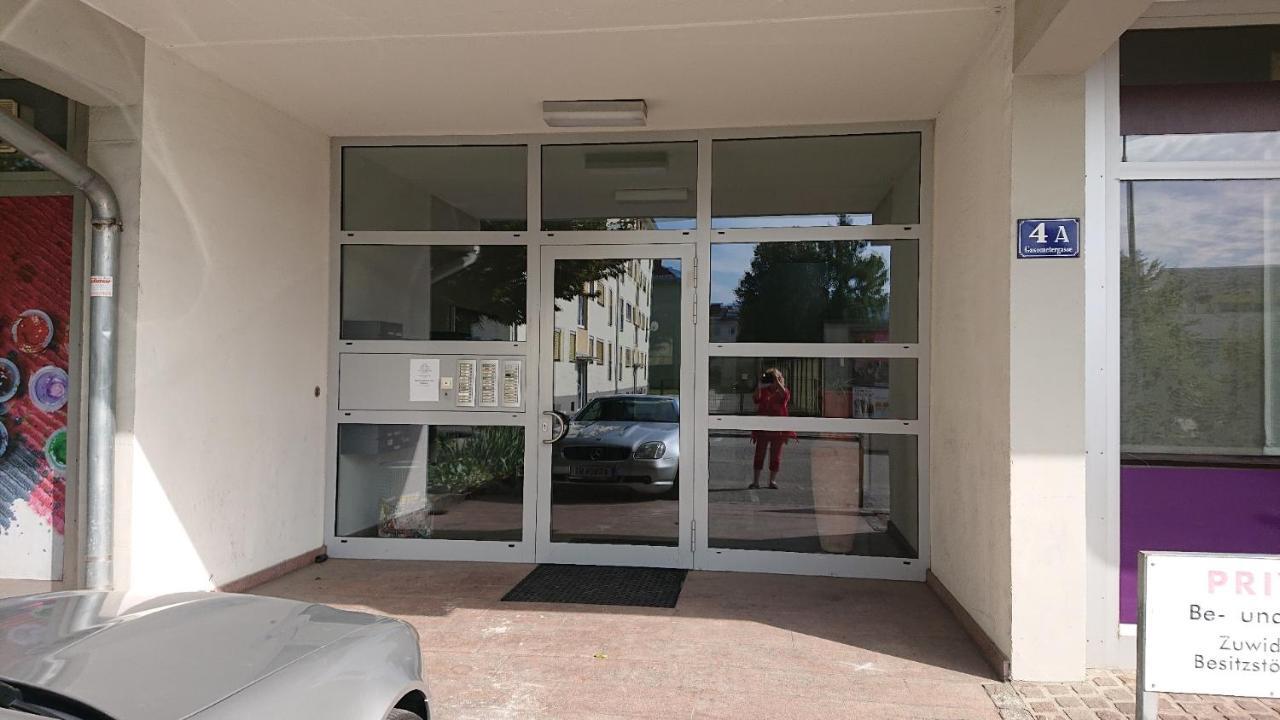 Wohnen Im Kolonialstil Inklusive Tiefgarage, Kontaktloser Check-In 克拉根福 外观 照片
