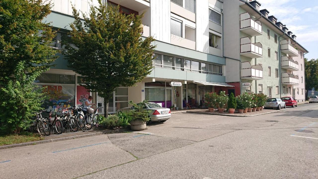 Wohnen Im Kolonialstil Inklusive Tiefgarage, Kontaktloser Check-In 克拉根福 外观 照片